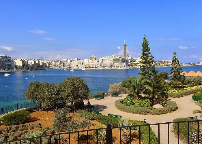 Picturesque Sliema Pad Steps From The Seafront