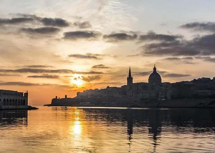 Picturesque Sliema Pad Steps From The Seafront