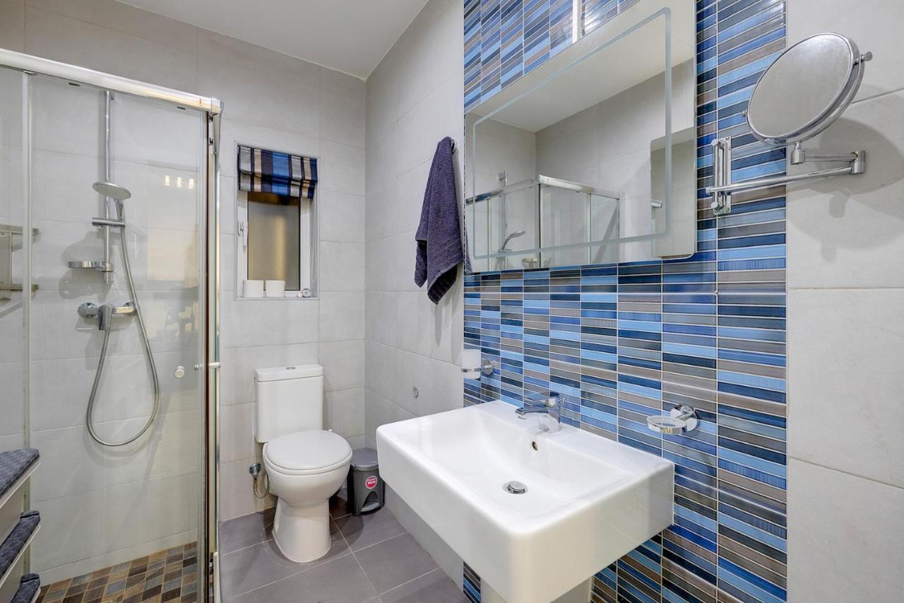 Apartment Picturesque Pad Steps From The Seafront *